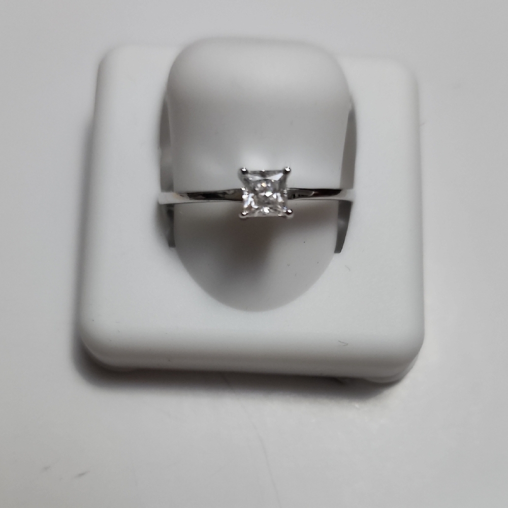 Brand New Sterling Silver 925 Moissanite Princess Cut Ring